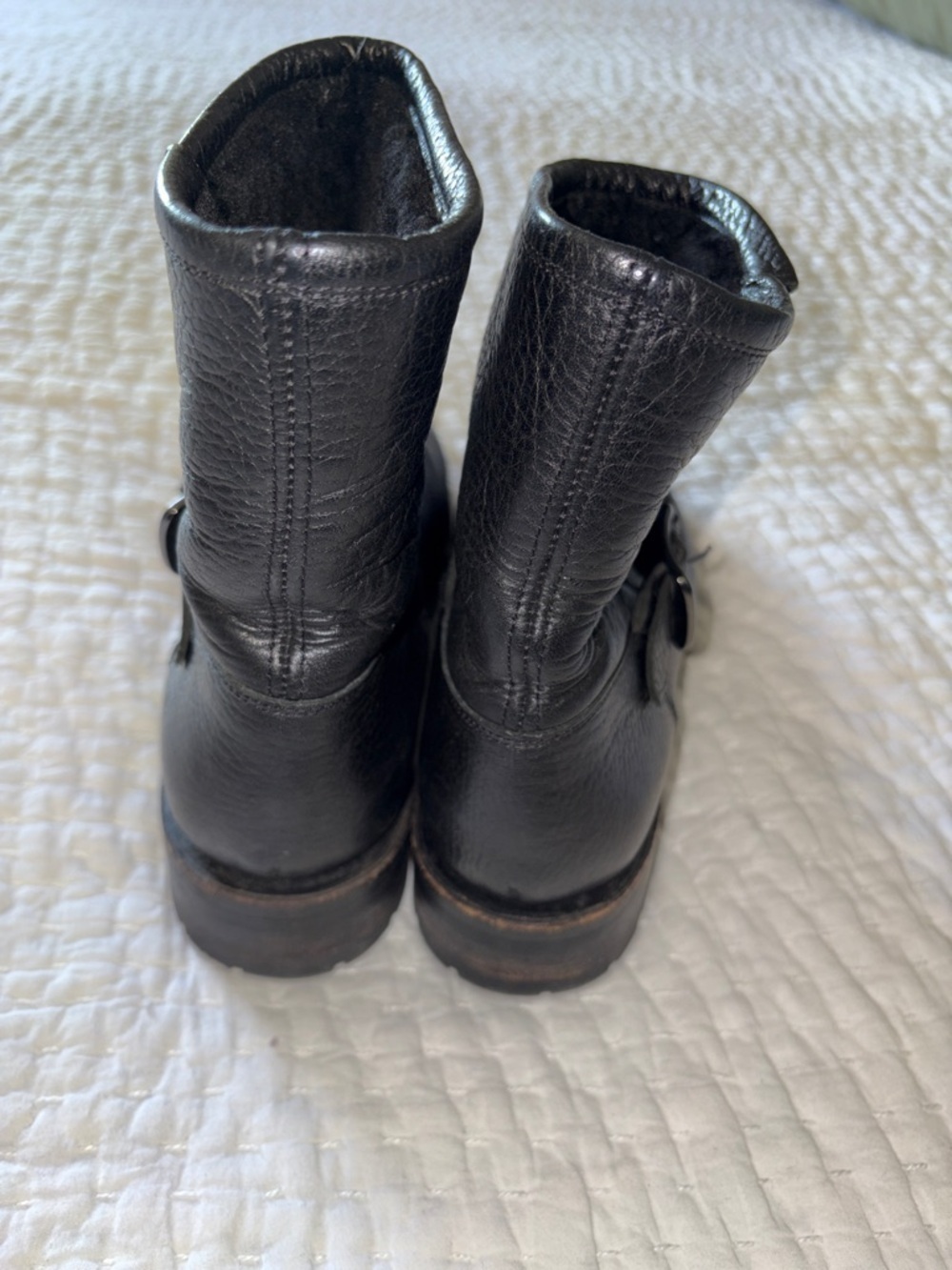 Frye Women’s Natalie Short Engineer Lug Black Leather Buckle Boots EUC 8.5 - Picture 8 of 11